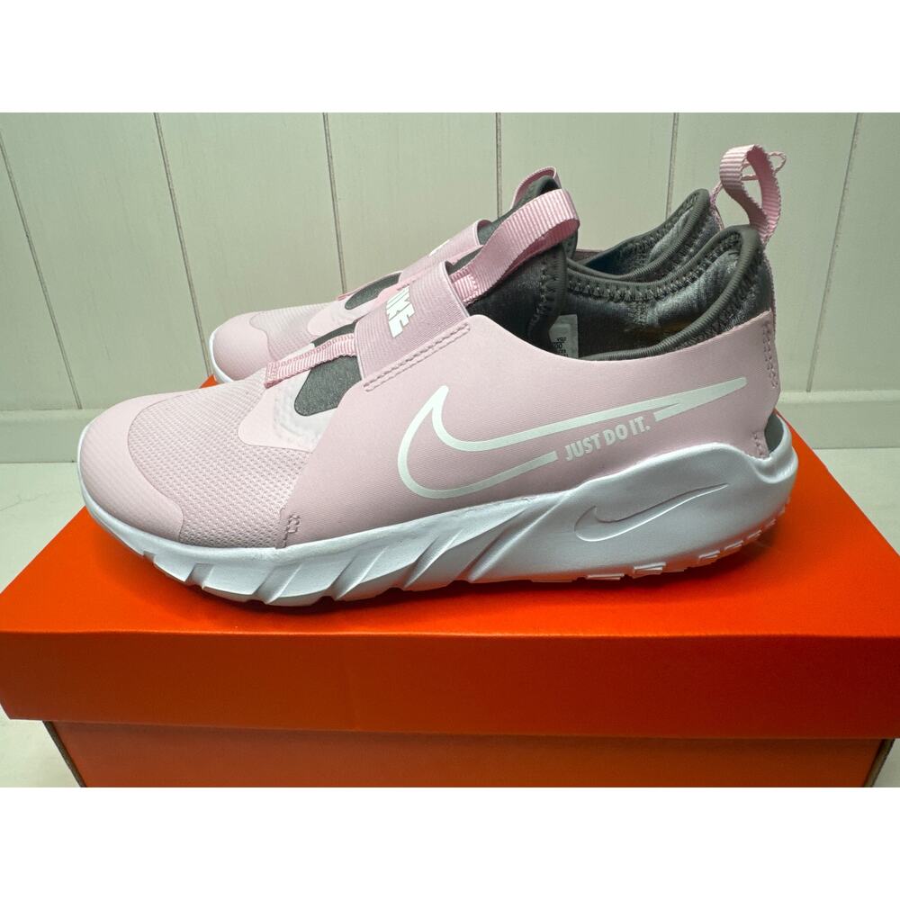 Nike Flex Runner 2 Pink Foam/White Flat Pewter Girl's Sneaker NWT in box Size 5Y - Picture 2 of 4